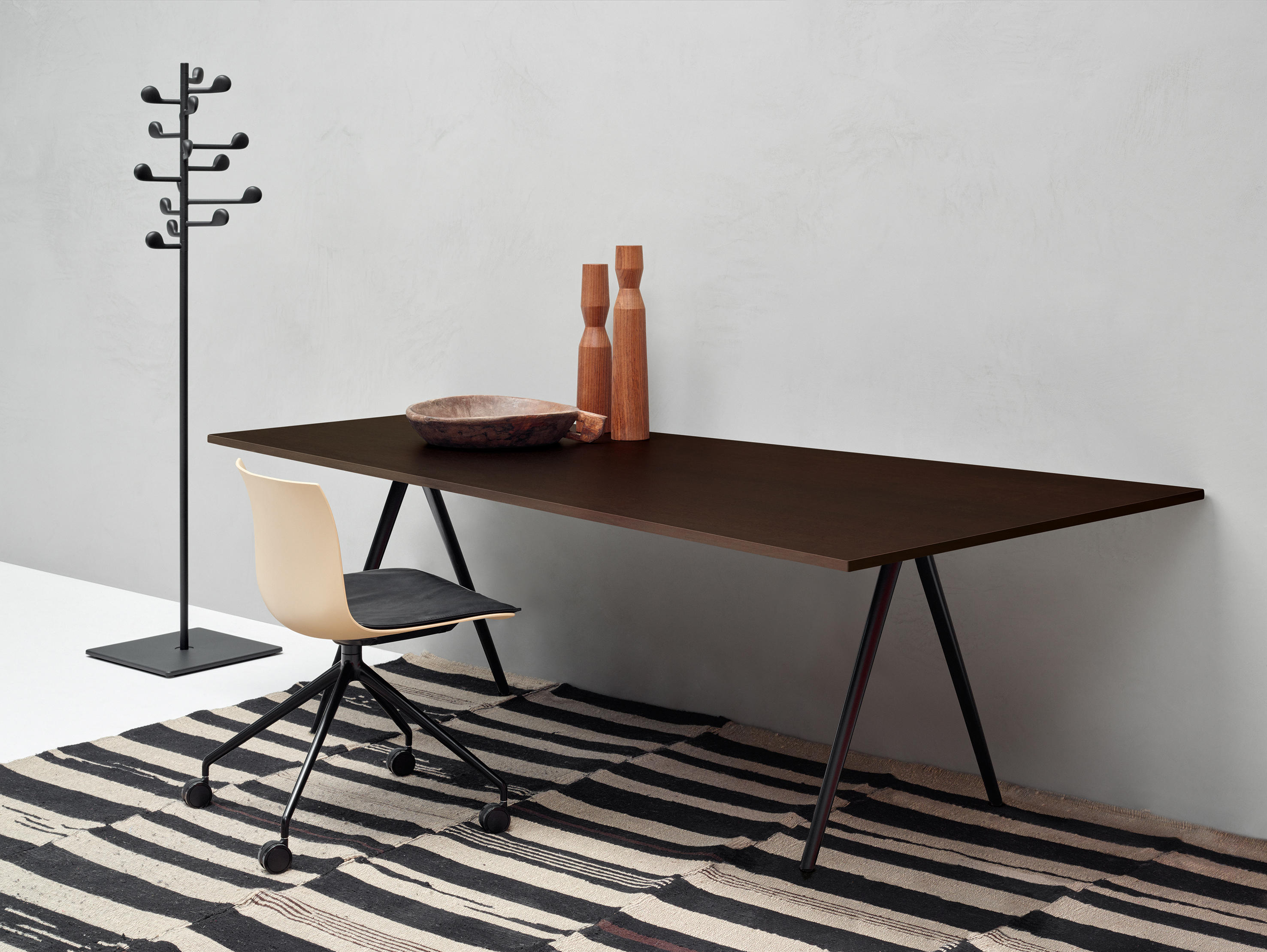 开云（中国） - 附件|衣帽架|办公家具|设计师家具|Song 衣架